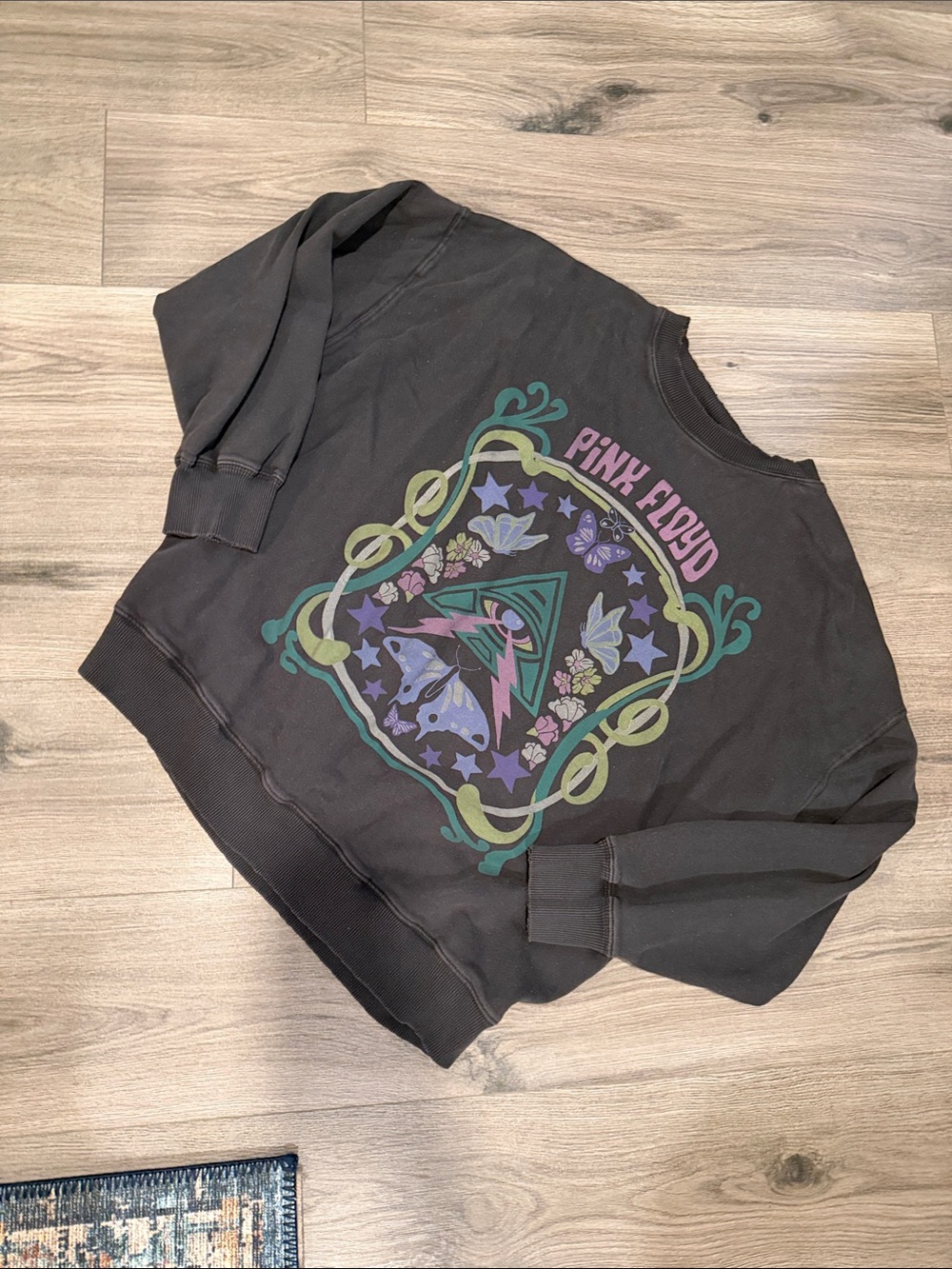 American Eagle Outfitters Black Crewneck with Multicolor Pink Floyd Graphic